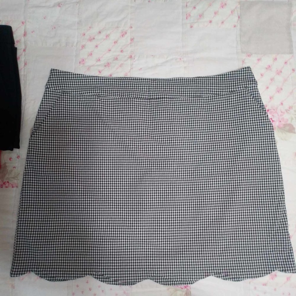 Tribal Biana Skort - scalloped hem black and white size 16w